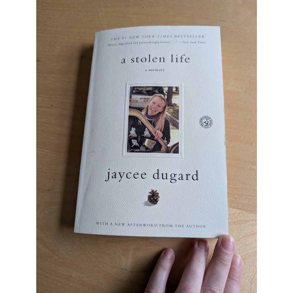 🌼A Stolen Life by Jaycee Dugard